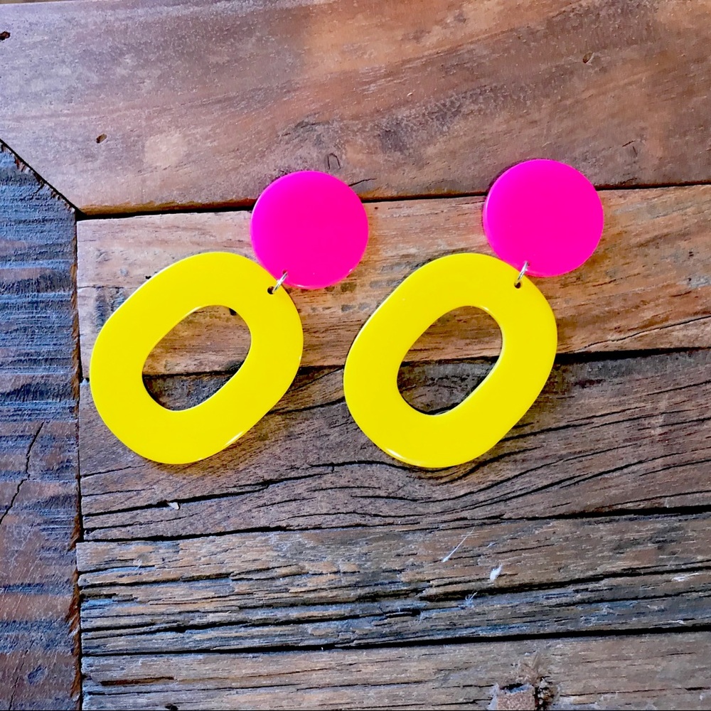 ✨15 left✨NWT - EARRINGS - Neon yellow & hot pink - Picture 2 of 6